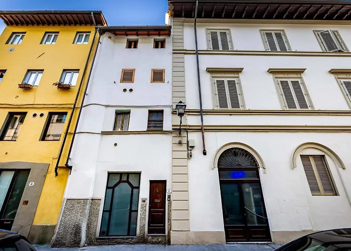 Roommo Carmine Florence
